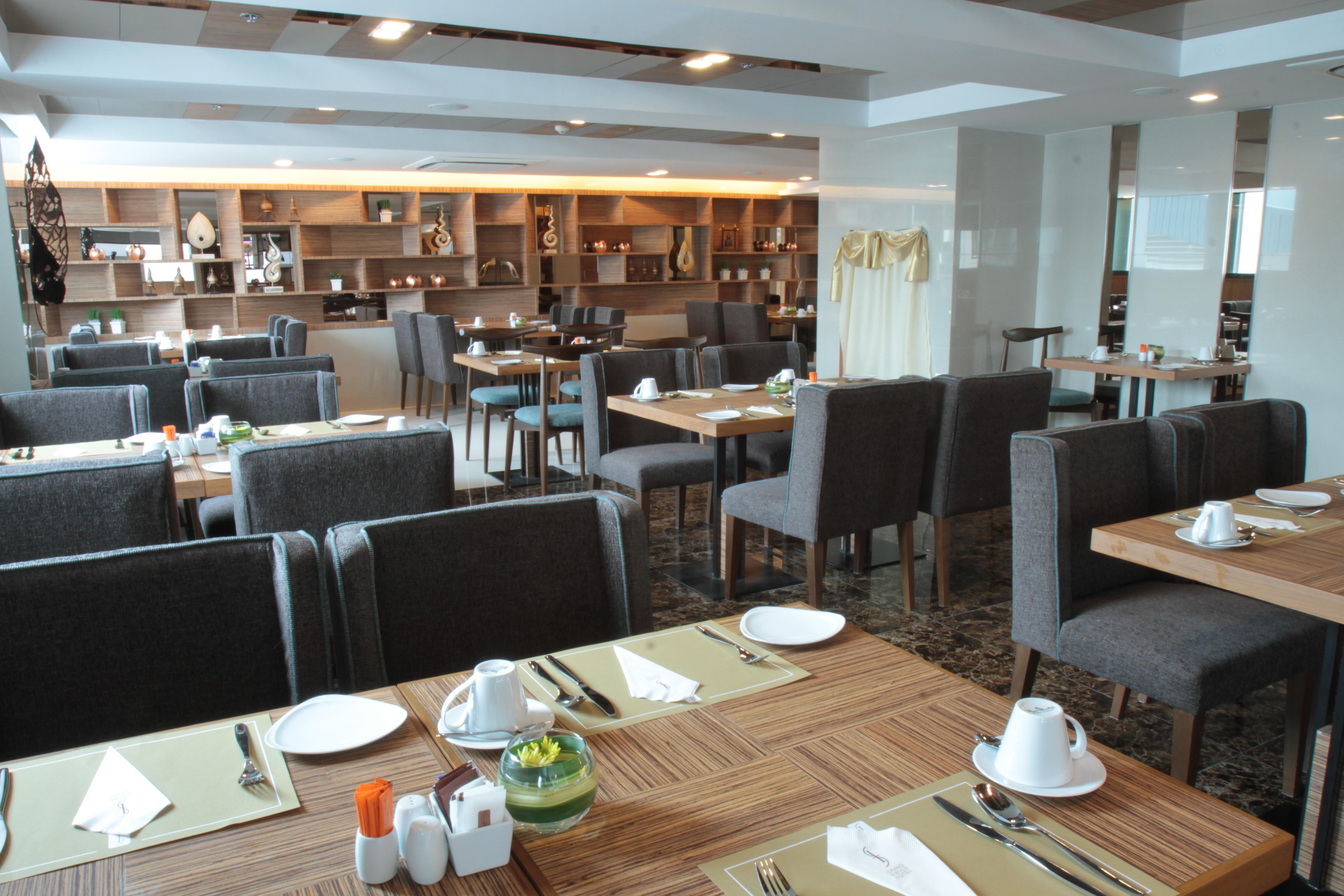 Hotel Ramada By Wyndham Bangkok Sukhumvit 11 Zewnętrze zdjęcie