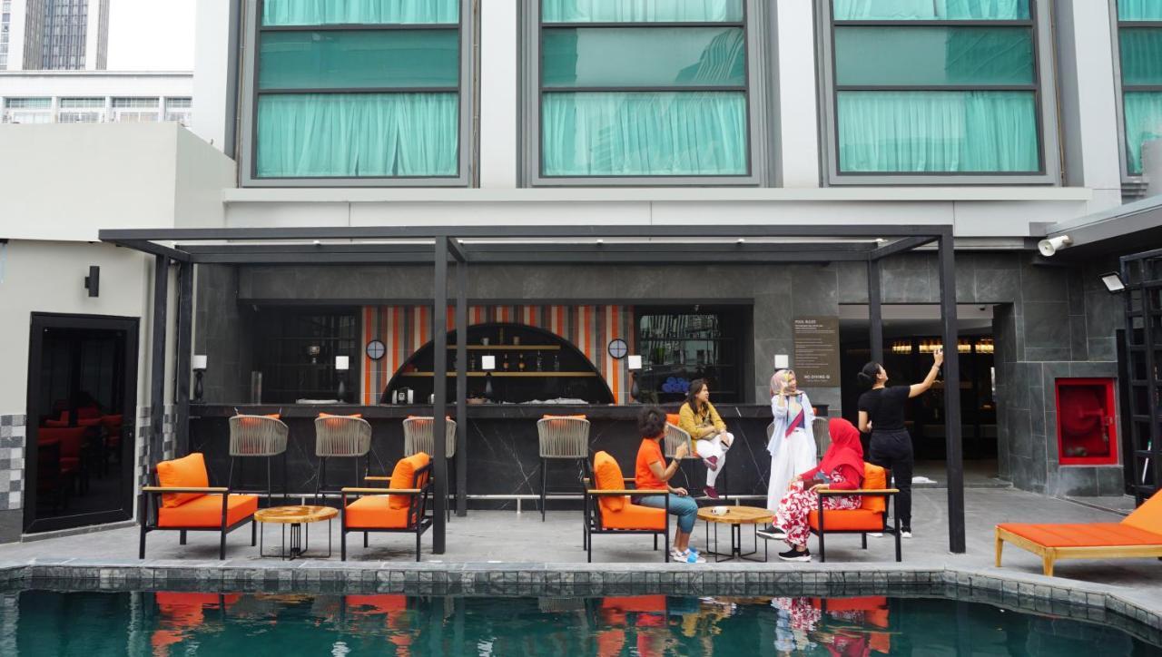Hotel Ramada By Wyndham Bangkok Sukhumvit 11 Zewnętrze zdjęcie