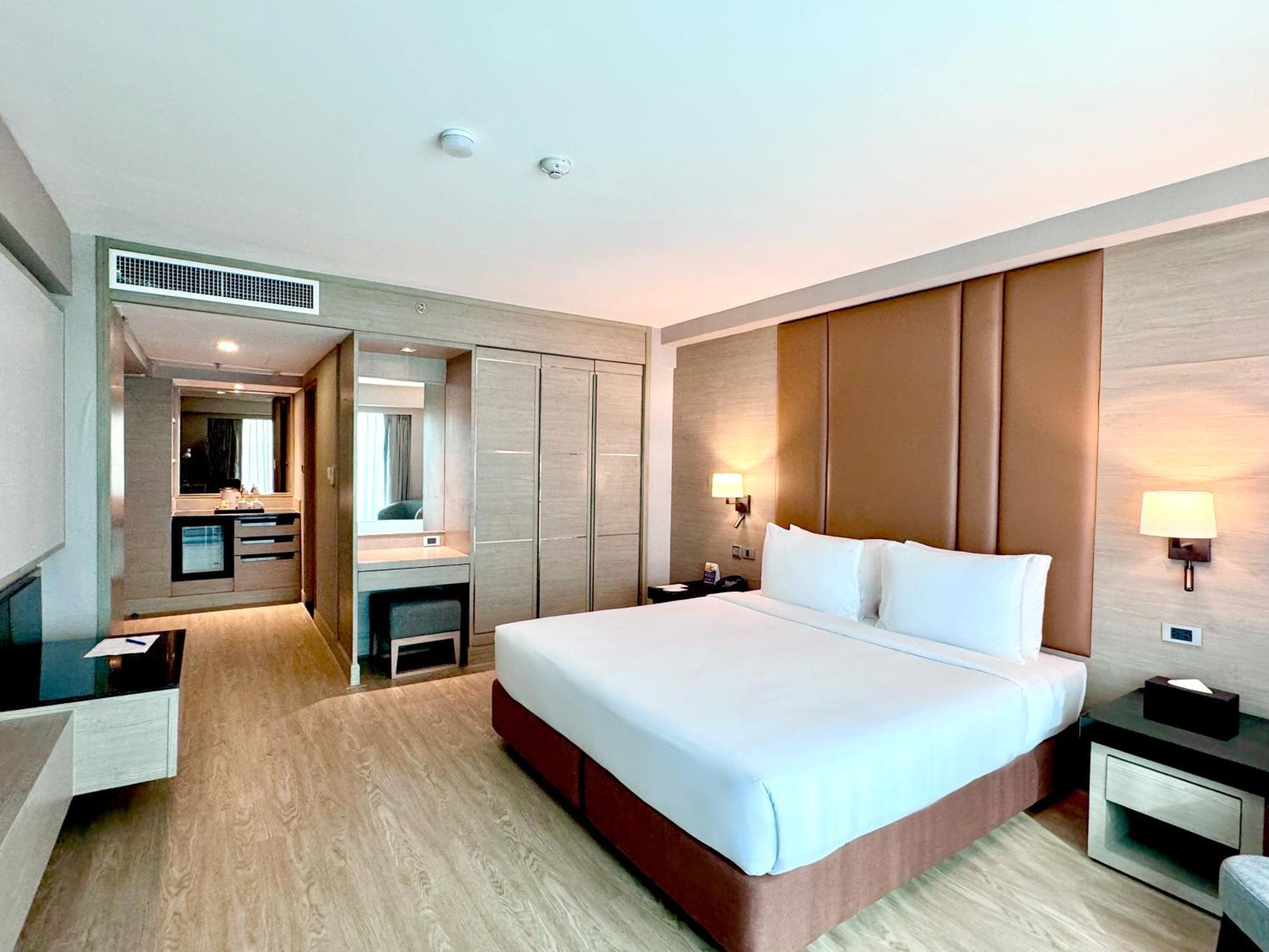 Hotel Ramada By Wyndham Bangkok Sukhumvit 11 Zewnętrze zdjęcie