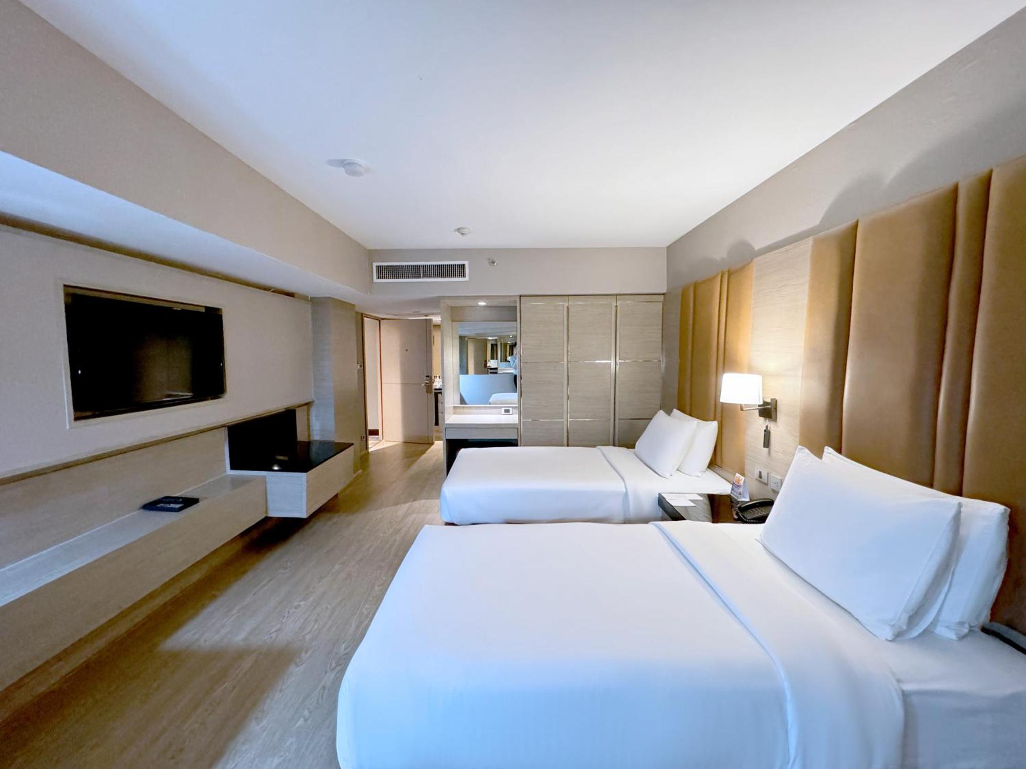 Hotel Ramada By Wyndham Bangkok Sukhumvit 11 Zewnętrze zdjęcie