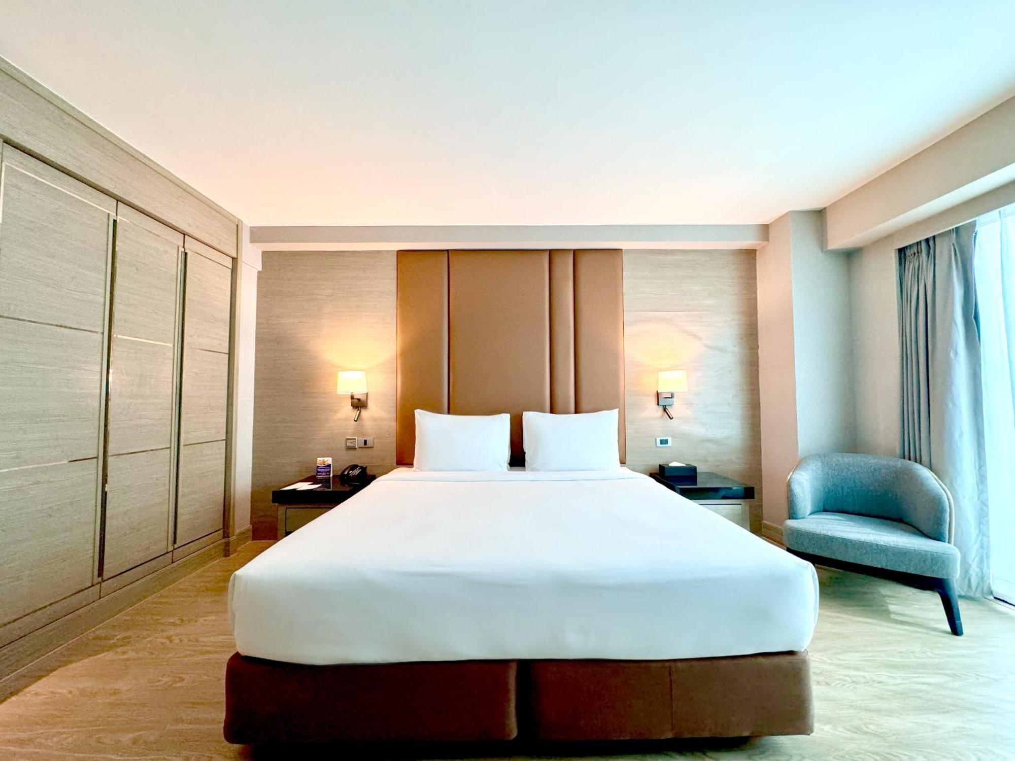 Hotel Ramada By Wyndham Bangkok Sukhumvit 11 Zewnętrze zdjęcie