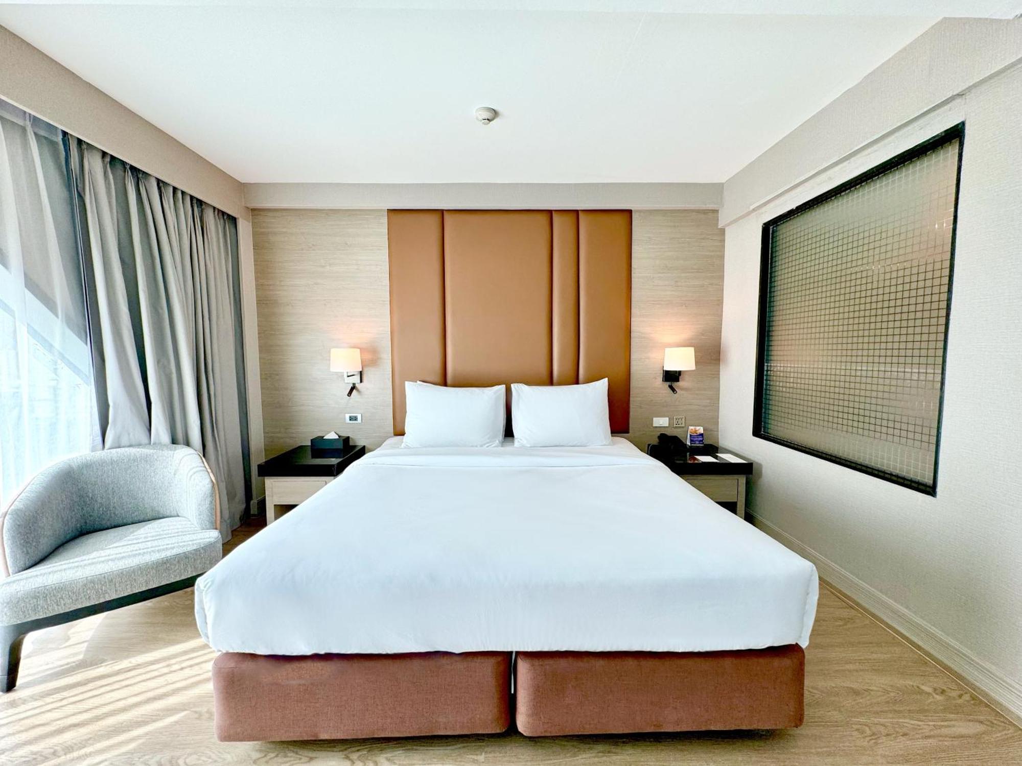 Hotel Ramada By Wyndham Bangkok Sukhumvit 11 Zewnętrze zdjęcie
