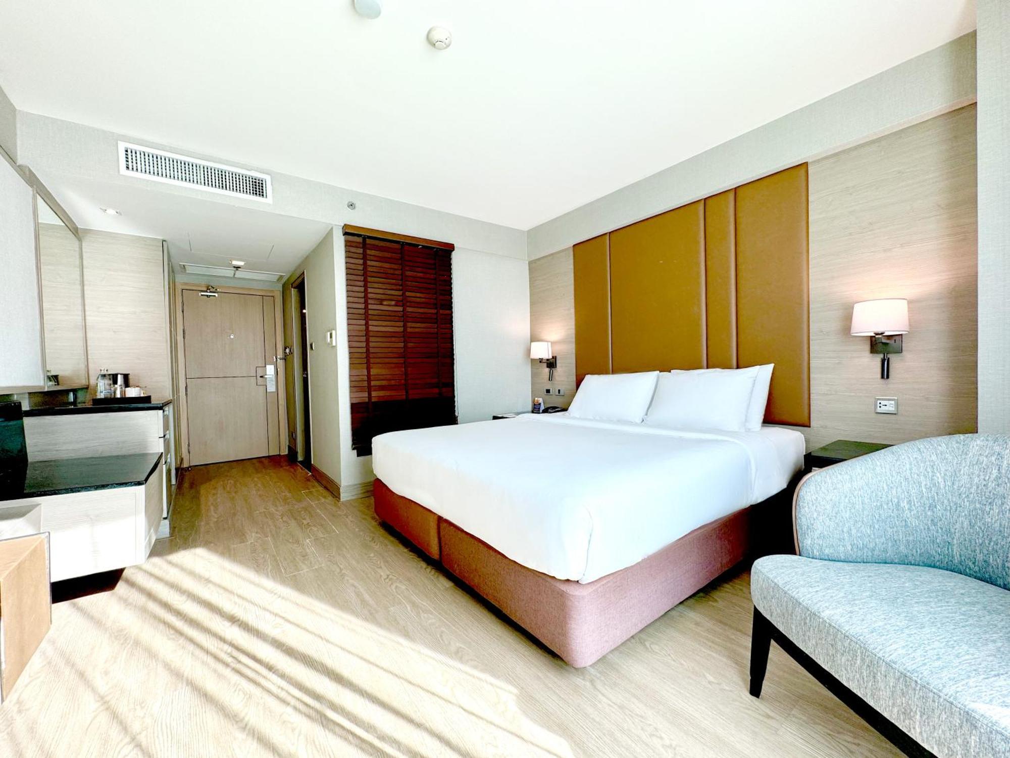 Hotel Ramada By Wyndham Bangkok Sukhumvit 11 Zewnętrze zdjęcie