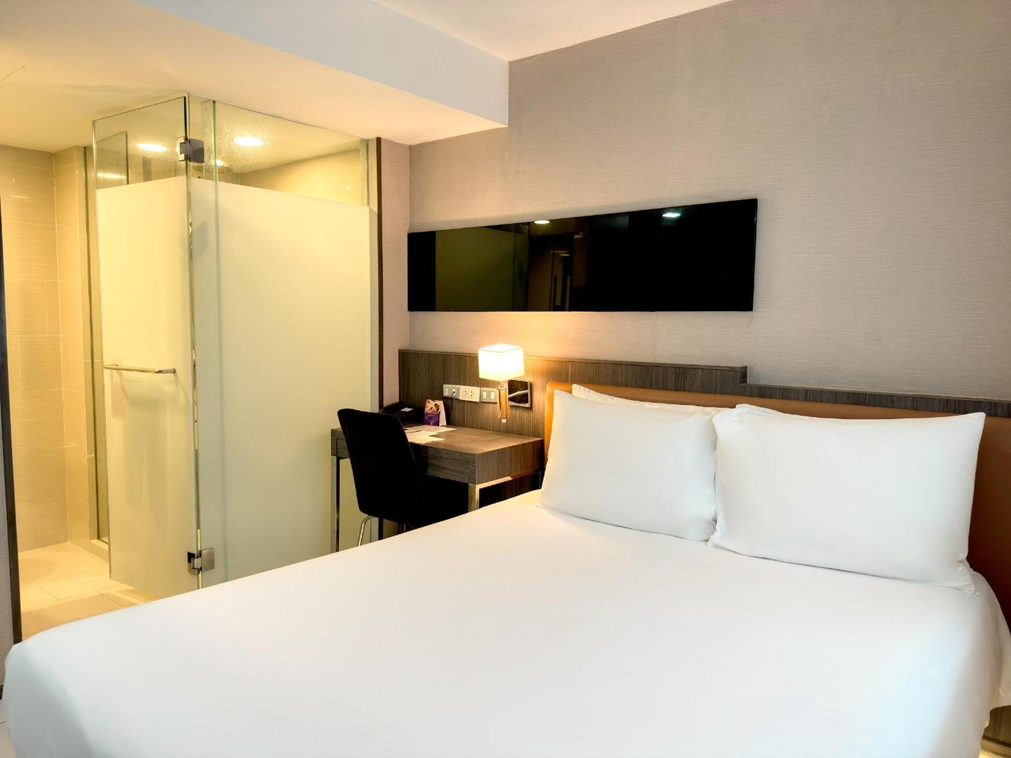 Hotel Ramada By Wyndham Bangkok Sukhumvit 11 Zewnętrze zdjęcie