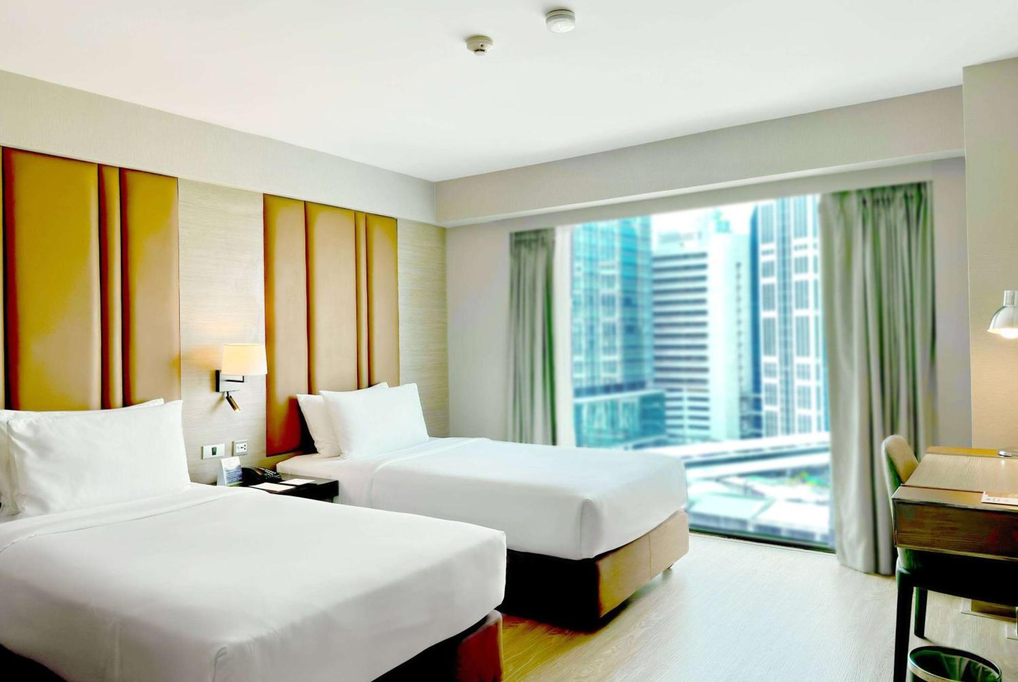 Hotel Ramada By Wyndham Bangkok Sukhumvit 11 Zewnętrze zdjęcie