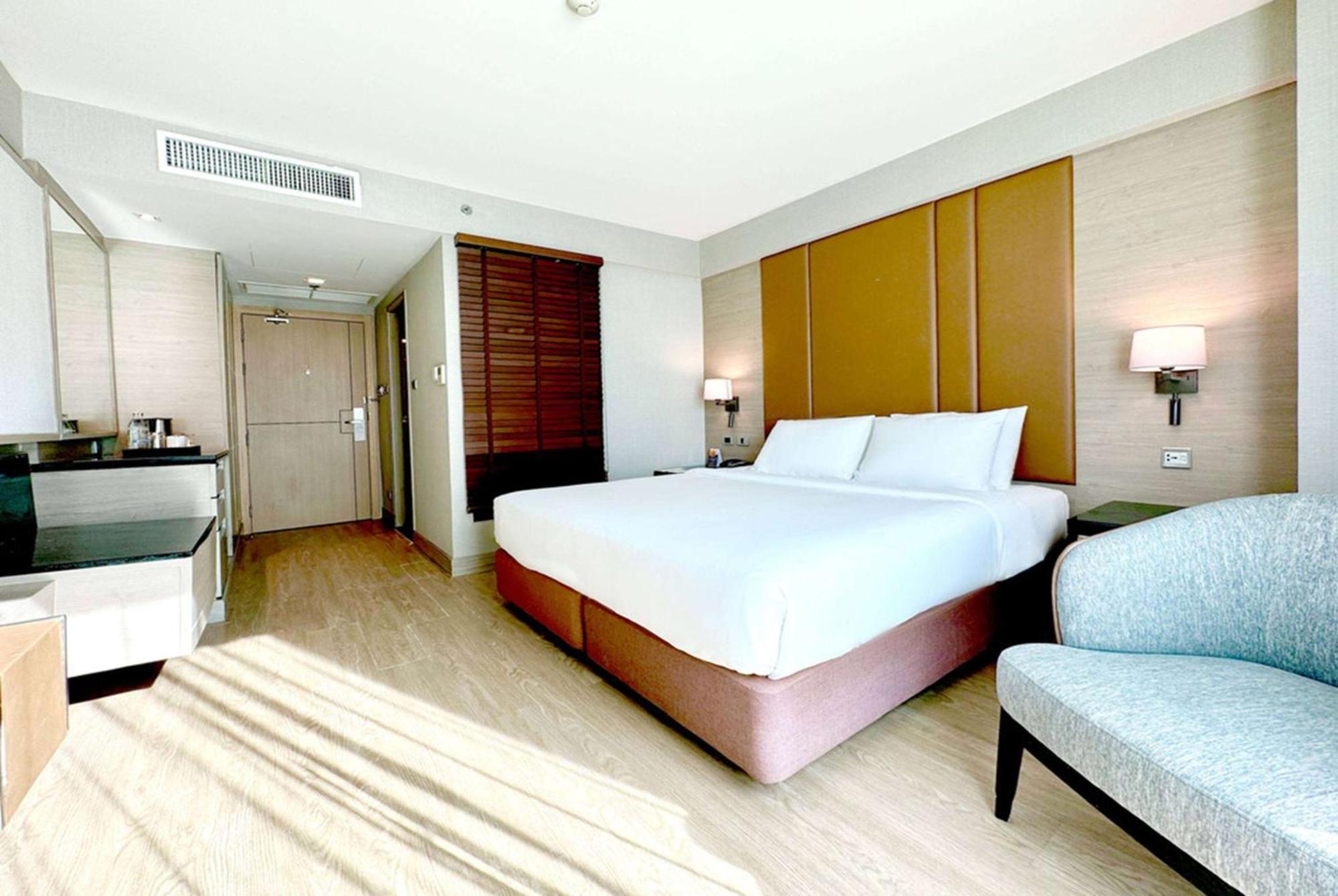 Hotel Ramada By Wyndham Bangkok Sukhumvit 11 Zewnętrze zdjęcie