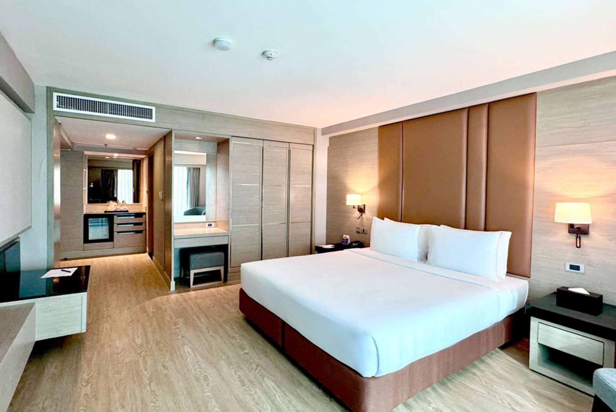 Hotel Ramada By Wyndham Bangkok Sukhumvit 11 Zewnętrze zdjęcie