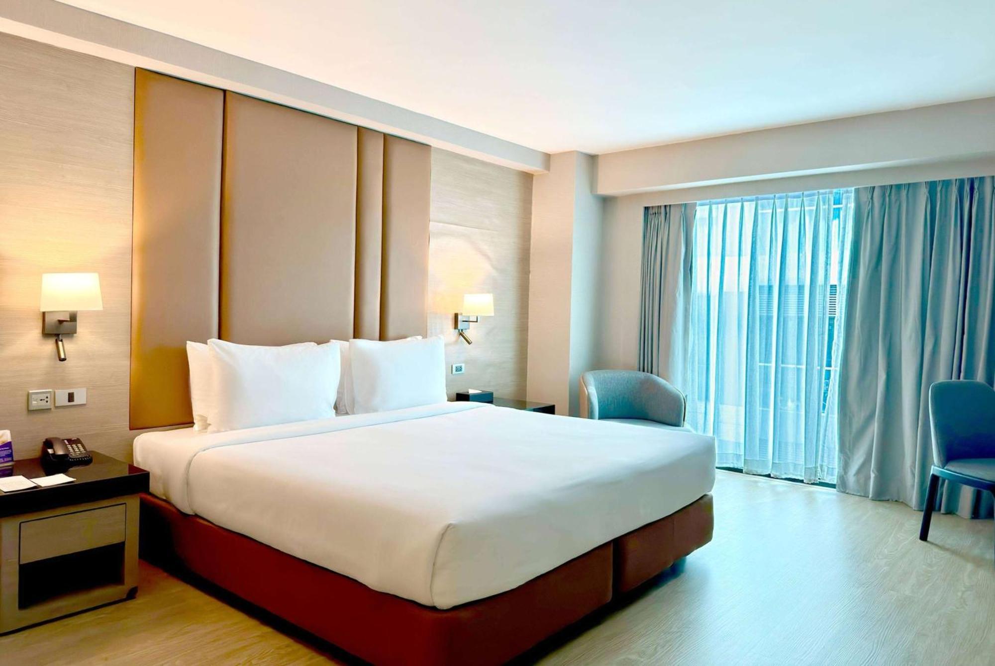Hotel Ramada By Wyndham Bangkok Sukhumvit 11 Zewnętrze zdjęcie