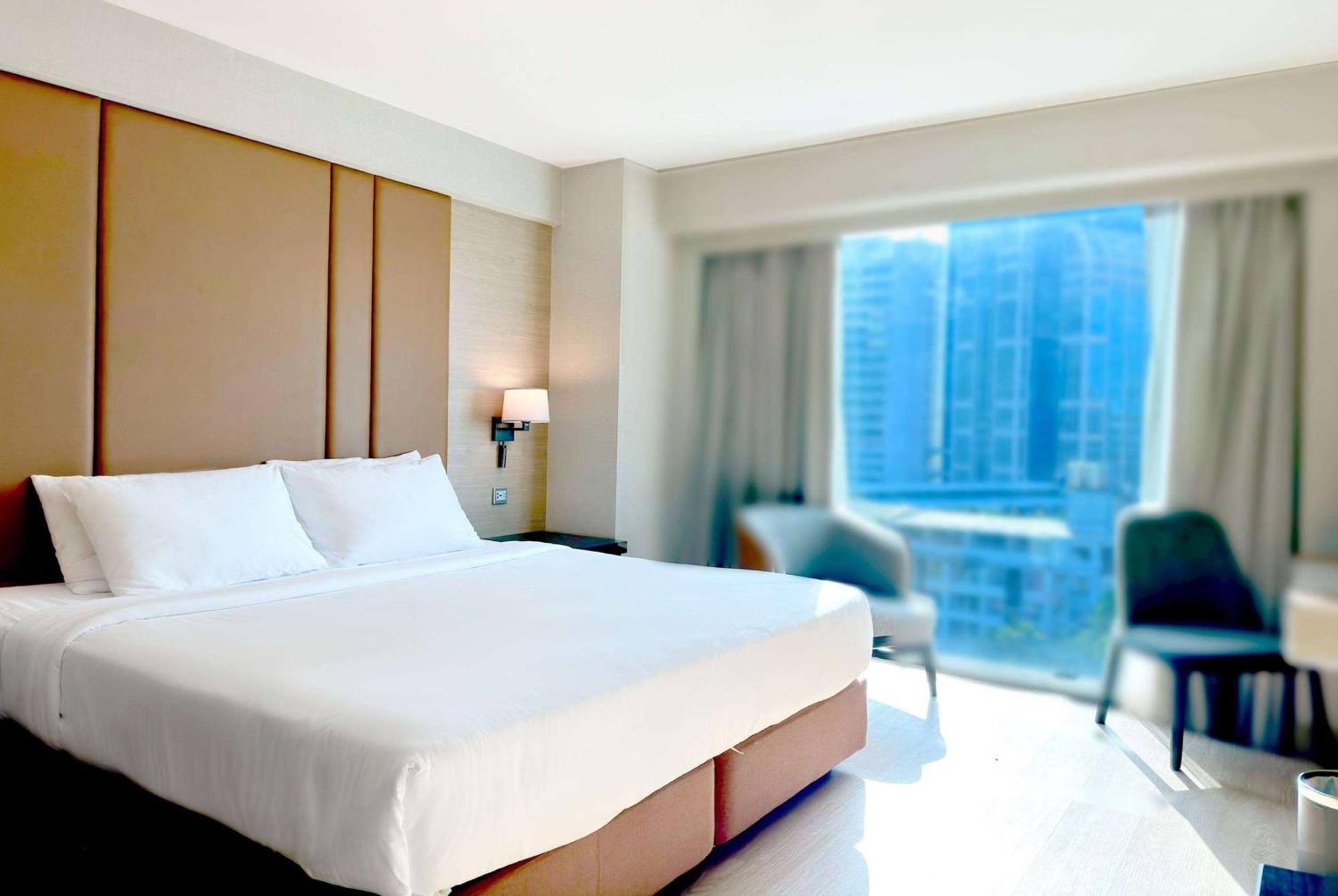 Hotel Ramada By Wyndham Bangkok Sukhumvit 11 Zewnętrze zdjęcie