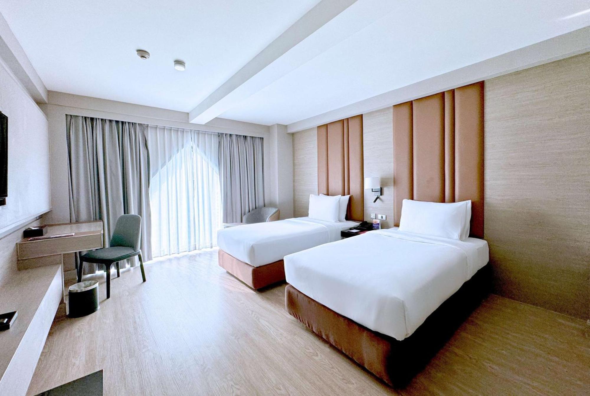 Hotel Ramada By Wyndham Bangkok Sukhumvit 11 Zewnętrze zdjęcie